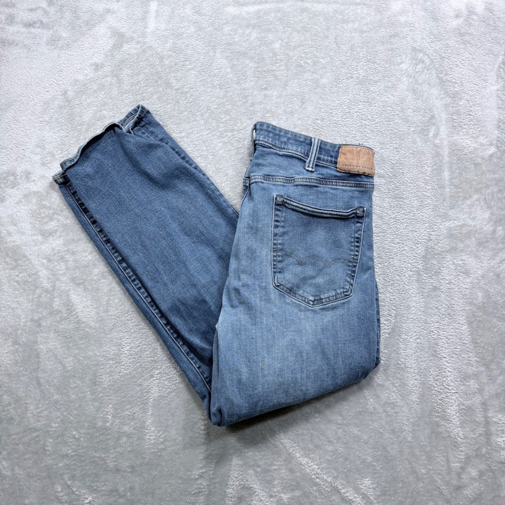 American Eagle Jeans Men 38x32 Blue Straight Leg Medium Wash Stretch Denim